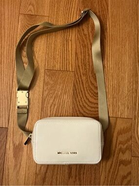 NWOT Michael Kors Cream Leather Crossbody with Olive-Tan Strap